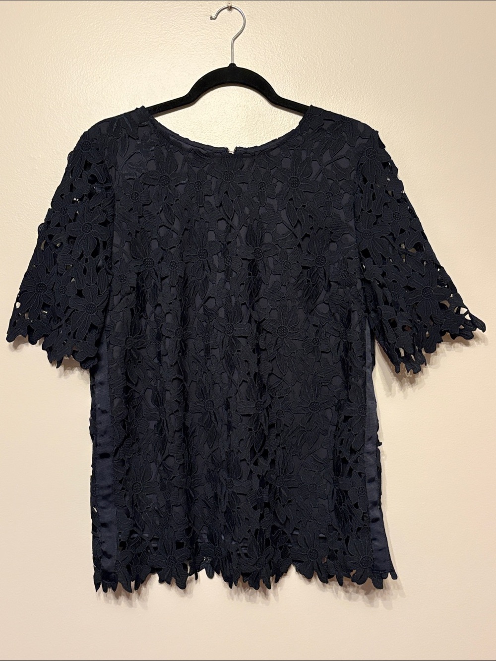 Cremieux Women’s Navy Floral Lace Short Sleeve Top. Size Large. NWT